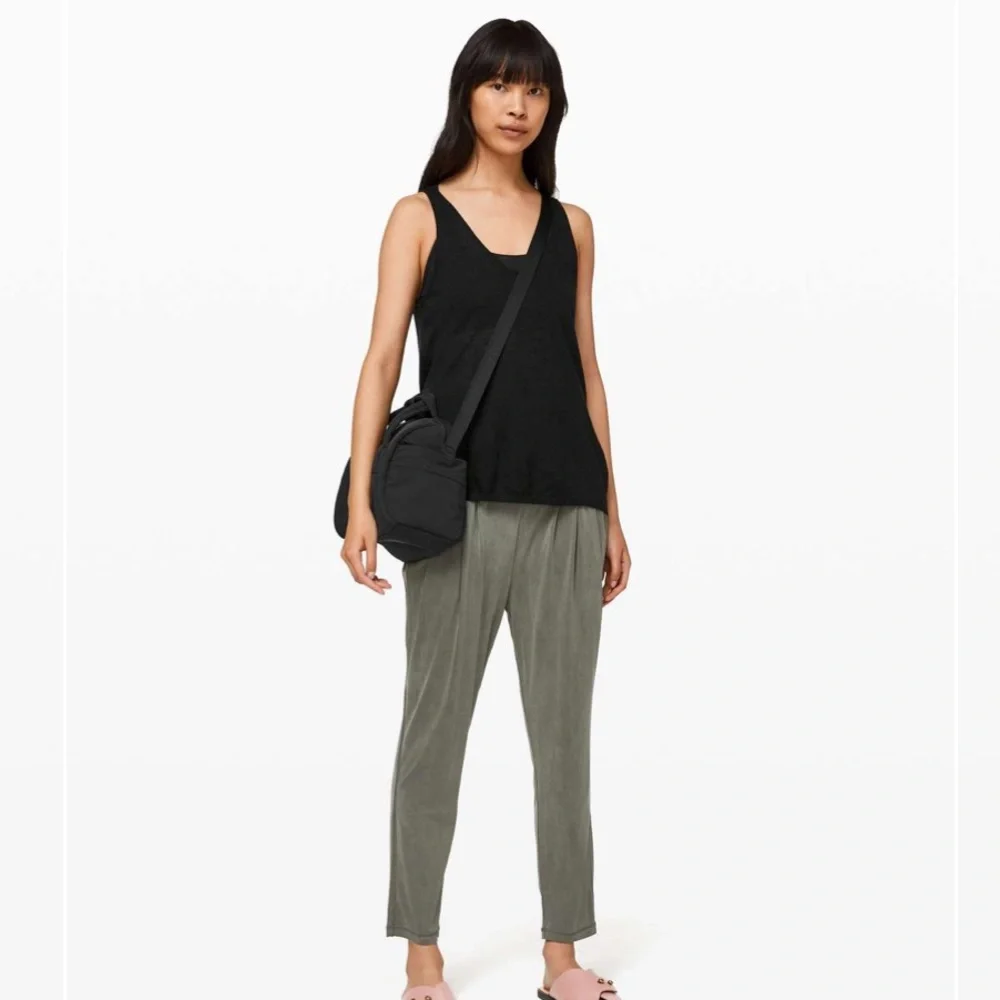 Lululemon mix and mingle tank - Picture 2 of 6